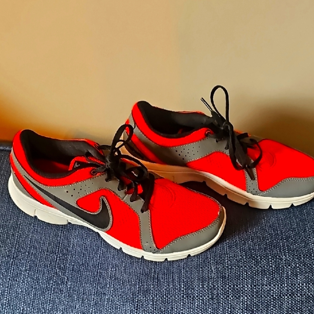 Nike  Flex Red and Gray Athletic Shoes